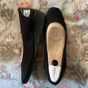 ANNE KLEIN SPORTS SHOES